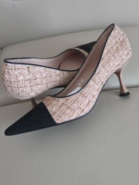 Elegant Pointed Toe Tweed Pumps in Pink and Black Size EU 40